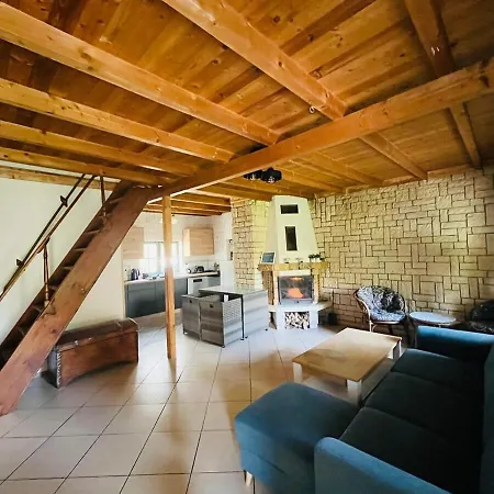 Holiday home Czarodziejski